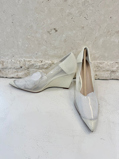 Brand New In Box Lana Wilkinson Eileen Heels – Ivory Vinylite – Size 38/7.5