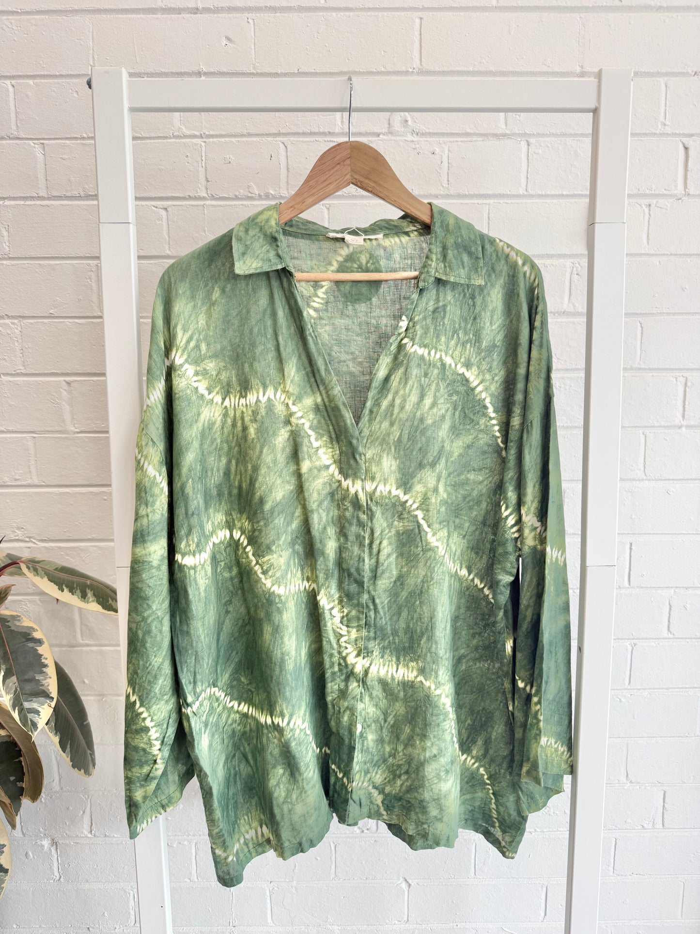 Maurie and Eve Sundowner Shirt in Forest Green - Size 12