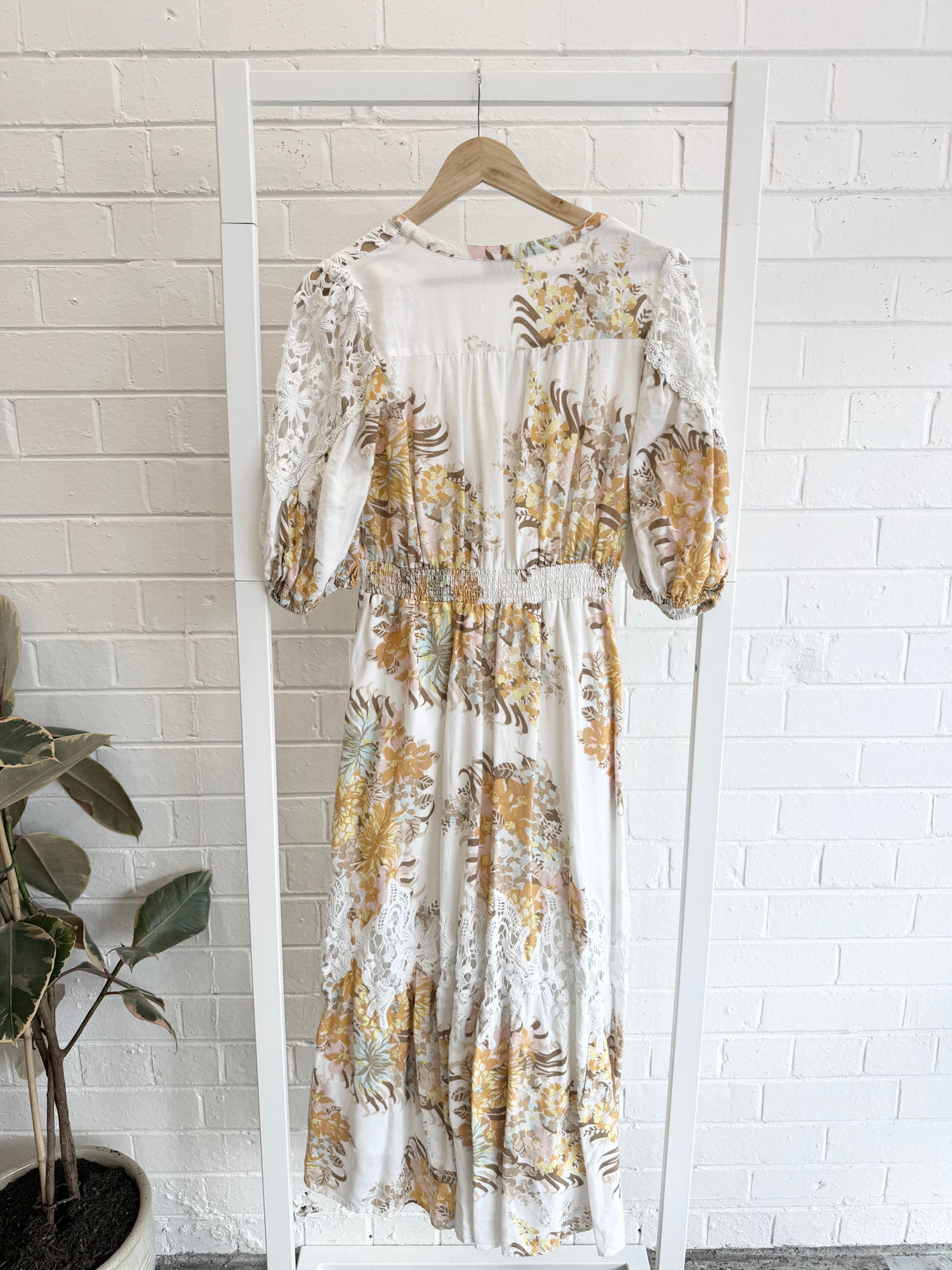by TiMo Linen V Neck Dress in Amore Print - Size 10