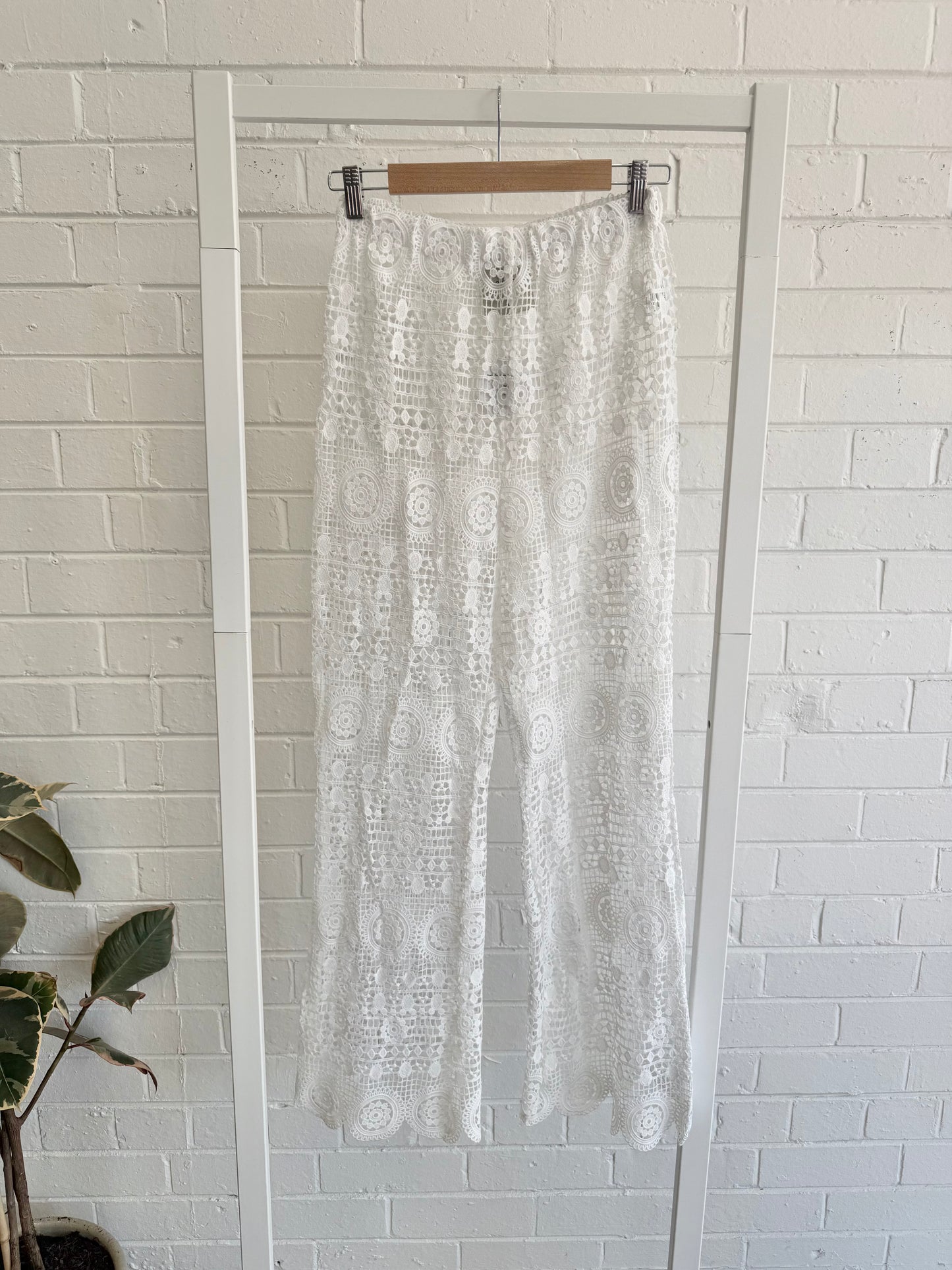 Peach & Parla Crochet Pants in Ivory - Size Small (10)