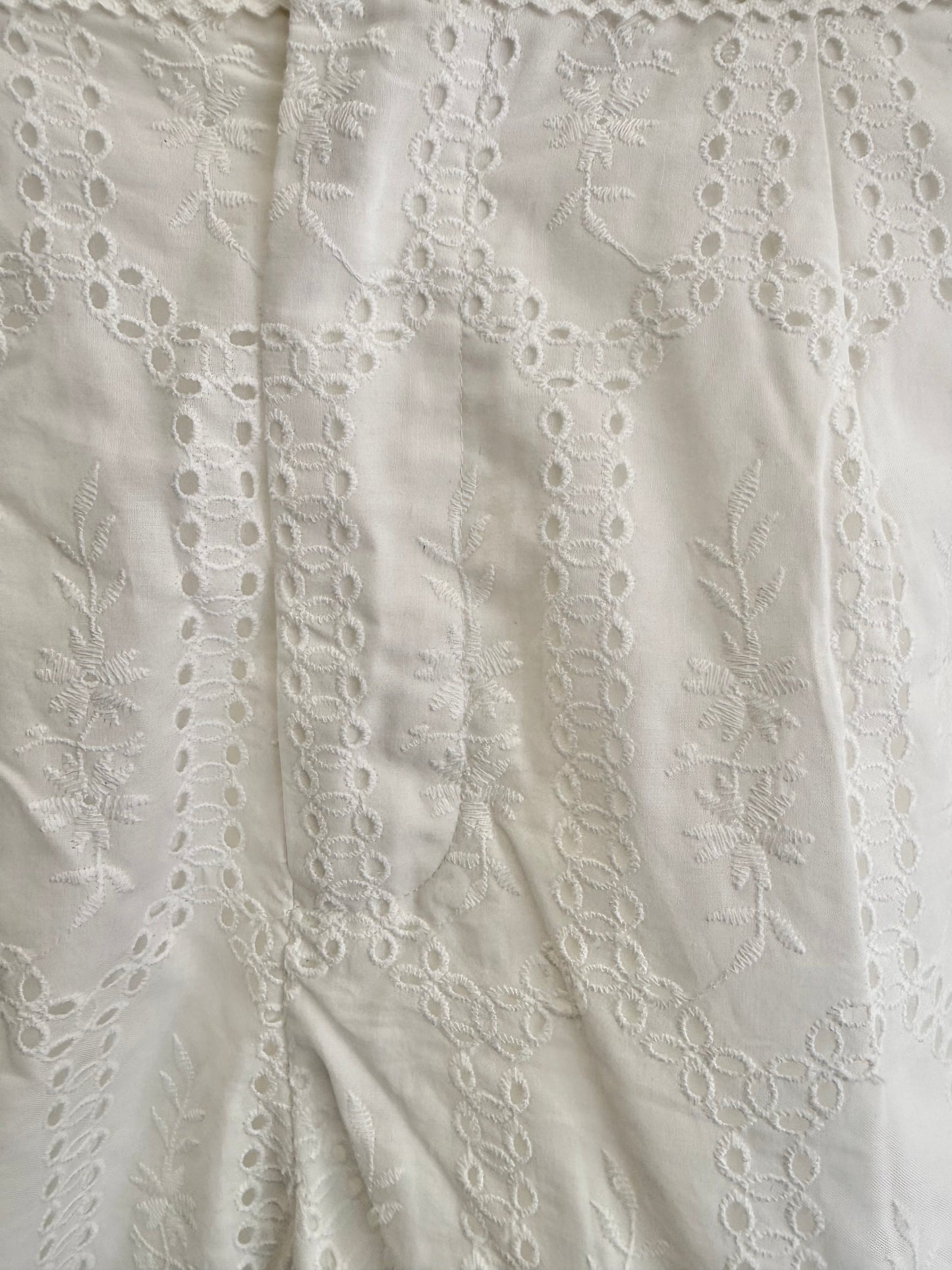 BNWT Kivari Estelle Pocket Detail Short - White - Size XL (14)