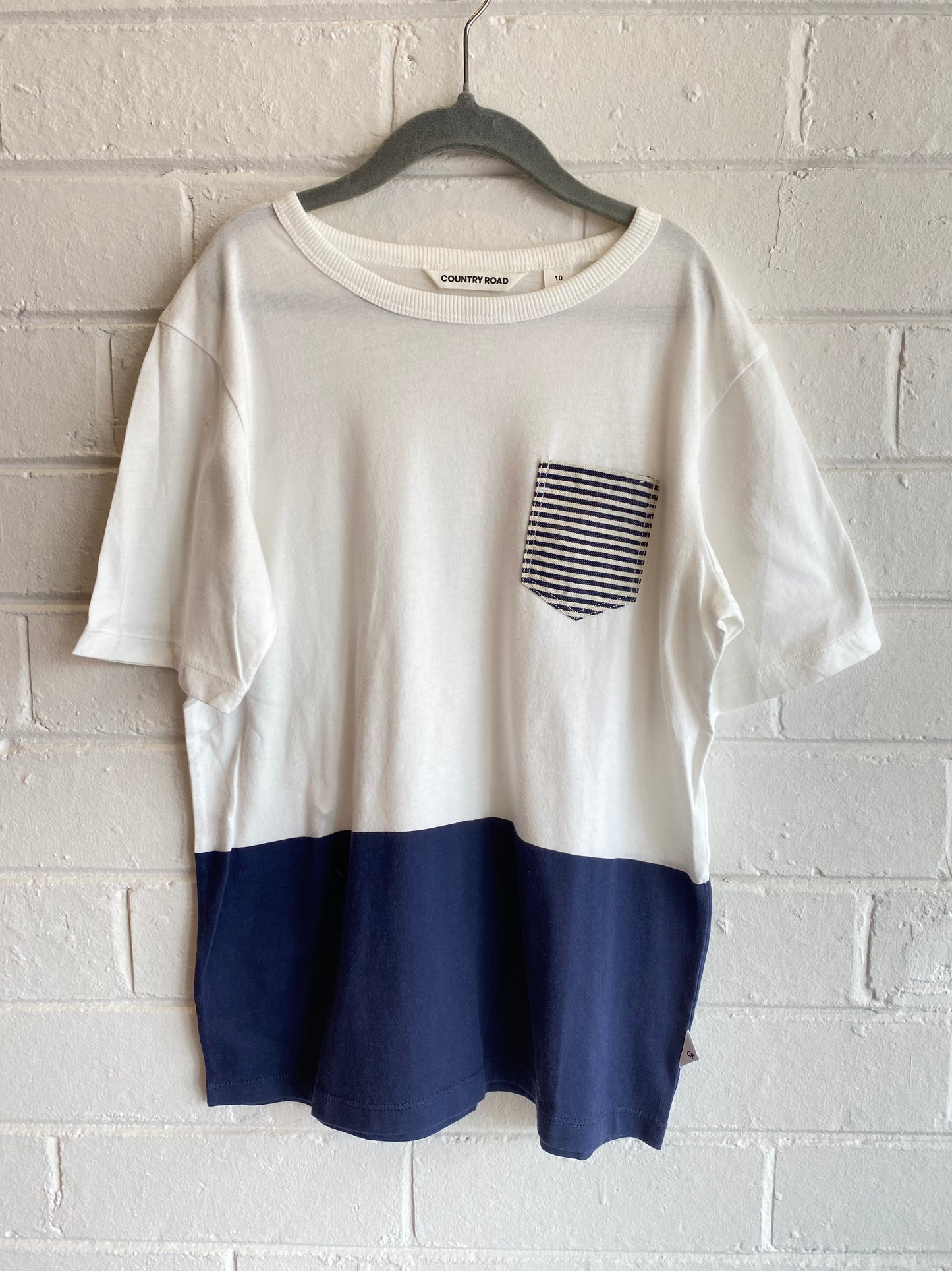 Country Road Pocket Tee in White/Blue - Size 10