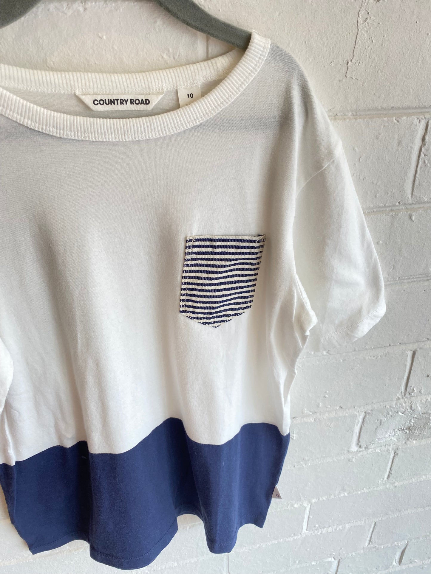 Country Road Pocket Tee in White/Blue - Size 10
