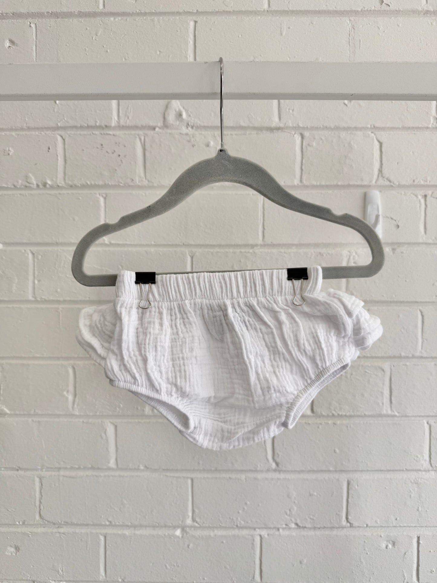 Bardot White Ruffle Bloomers - Size 000
