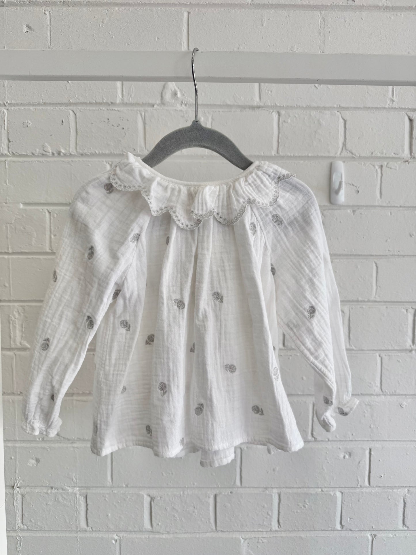 Country Road White Floral Blouse - Size 18 - 24