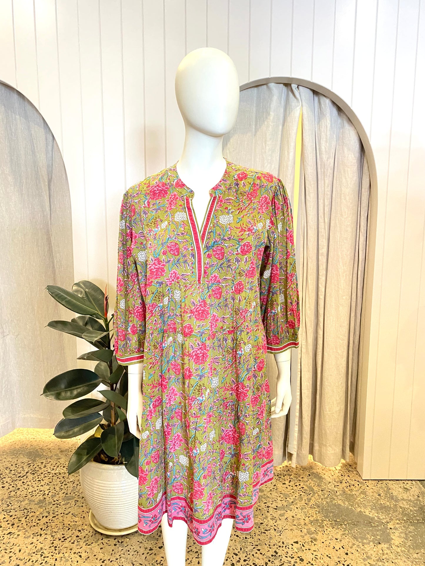 Lola Australia Printed Midi Dress - Size XL (14)