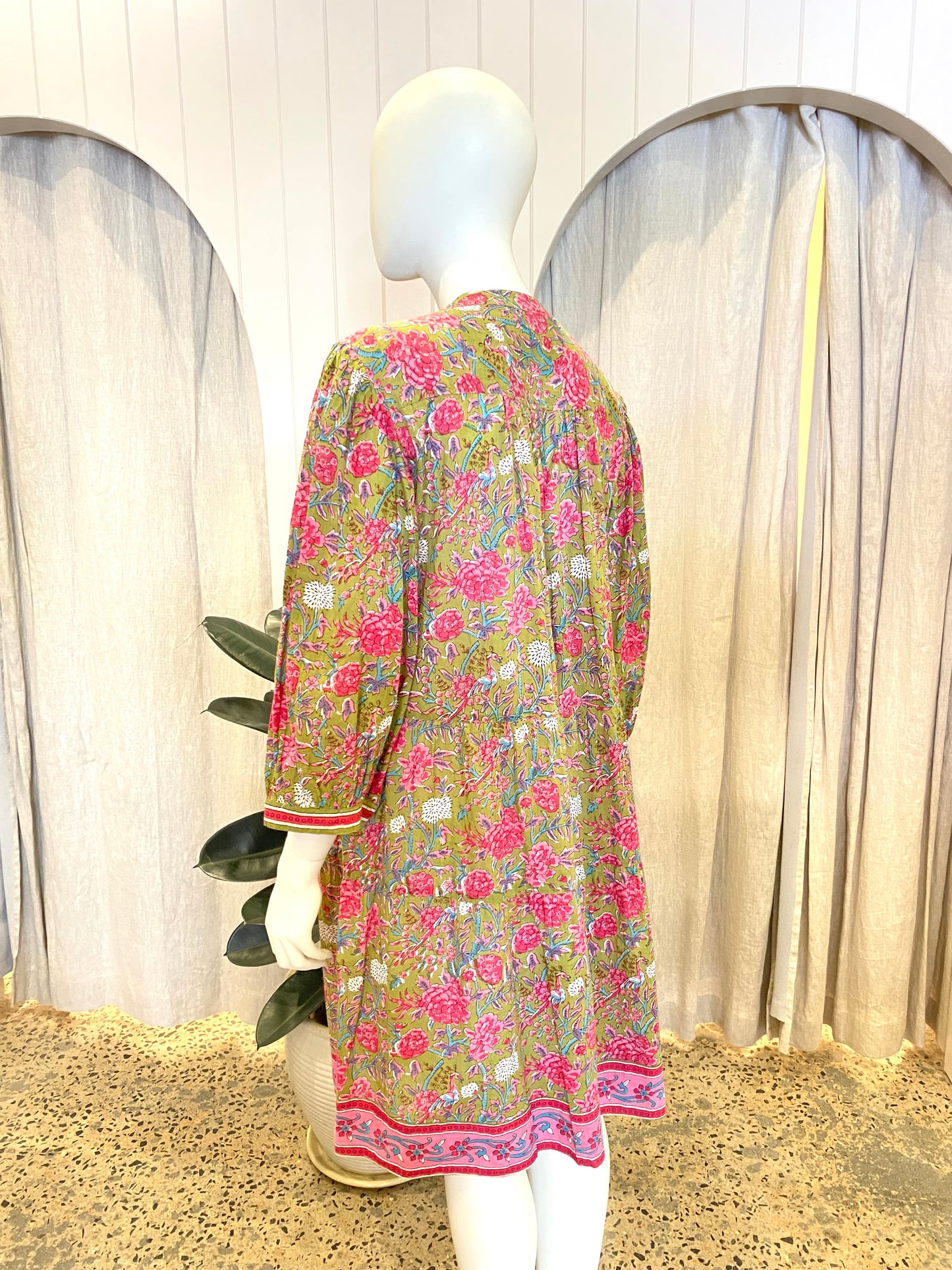 Lola Australia Printed Midi Dress - Size XL (14)