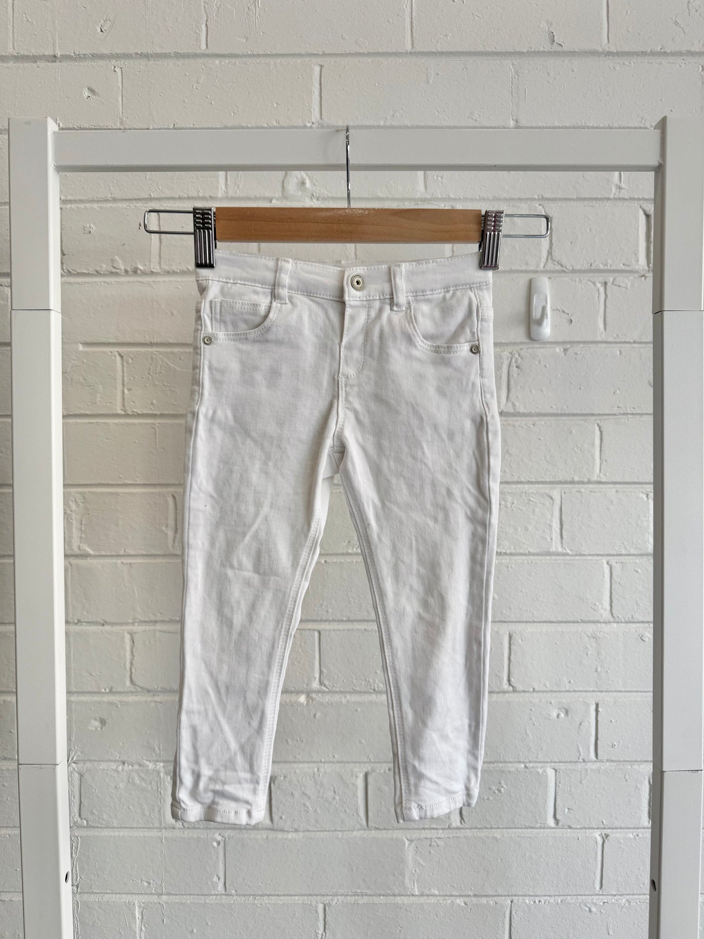 Zara Denim Jeans in white - Size 2/3