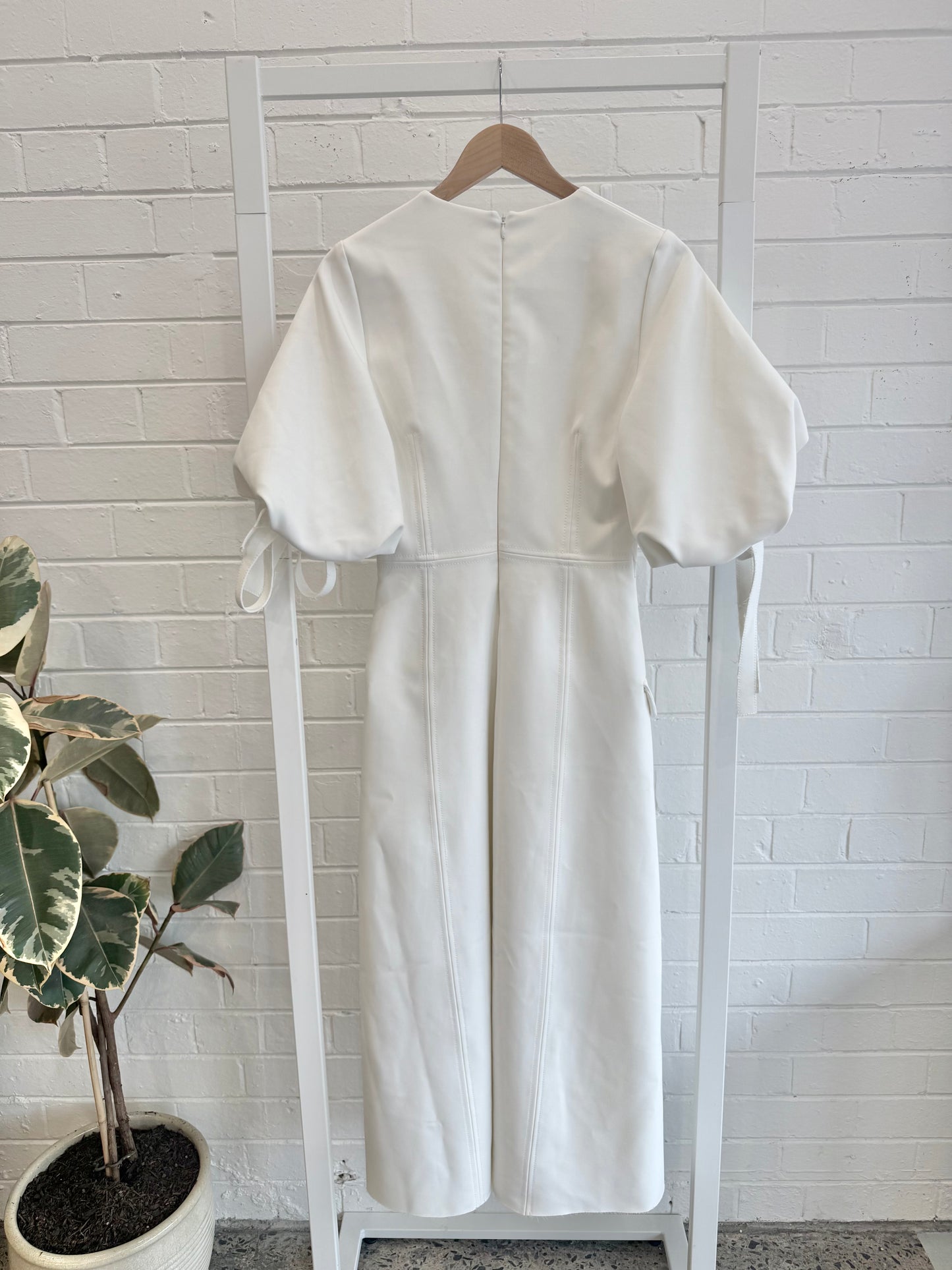 Camilla & Marc Morgan V-Neck Dress in Ivory - Size 8