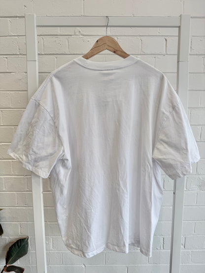 Maku Le Fleur Tropical White Oversized Tee - Size L (12)