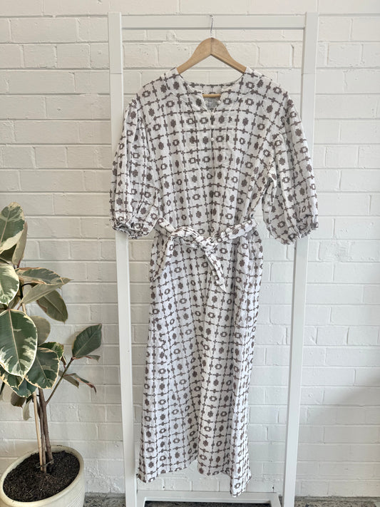 Zoe Kratzmann White/Brown Limbo Carob Embroided Midi Dress - Size 1 (8 - 10)