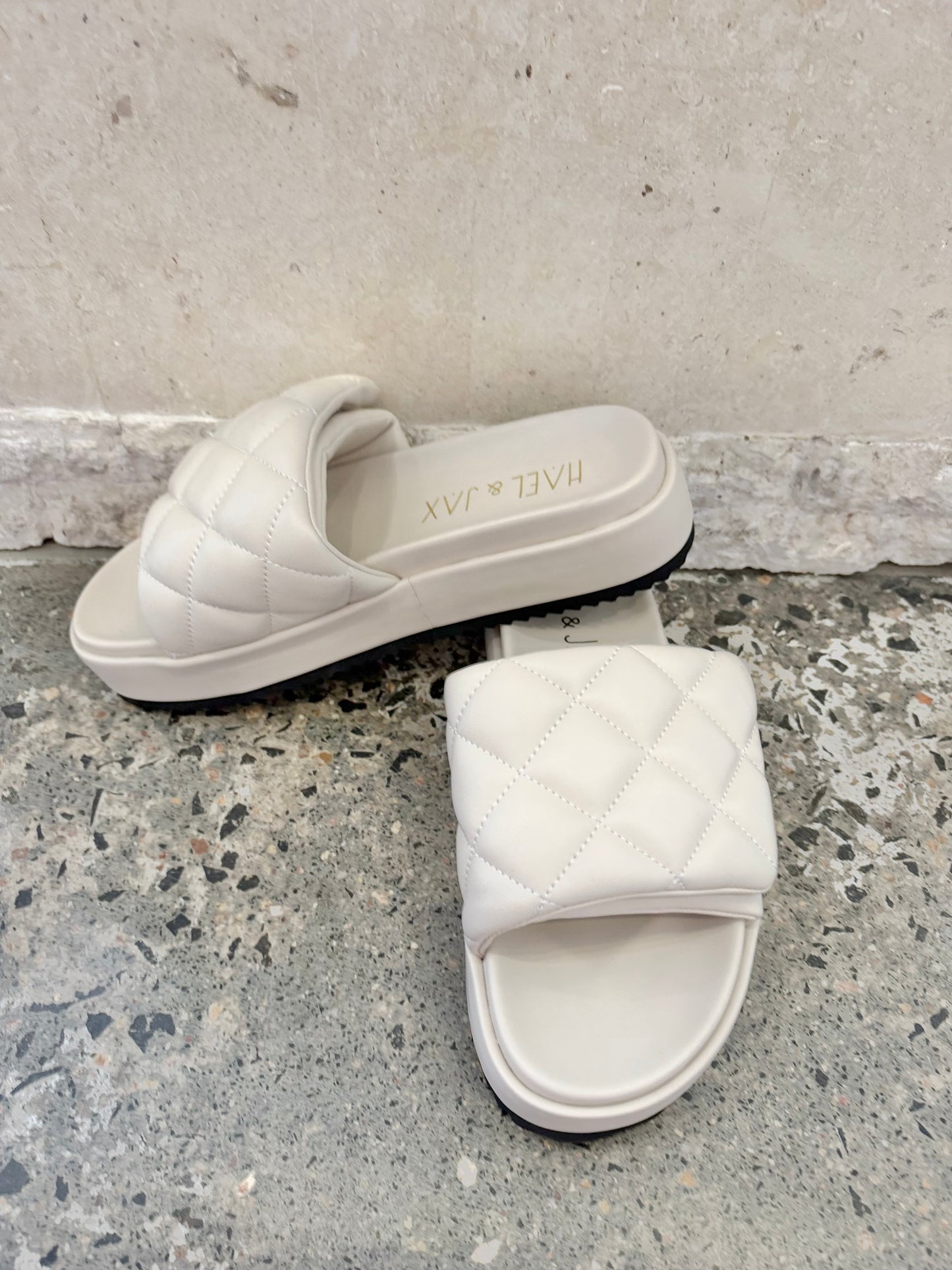 Hael and Jax Vanilla Hollie Sandals - Size 40
