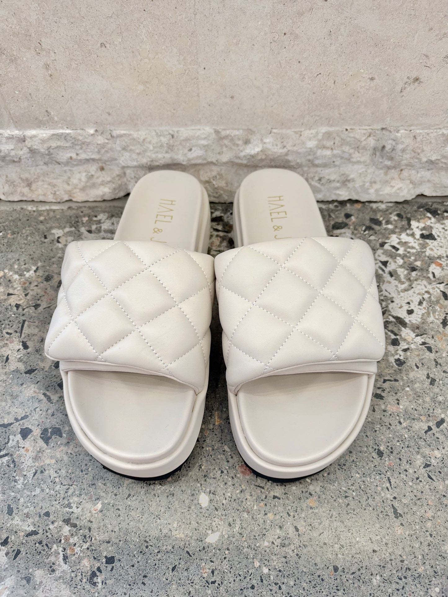 Hael and Jax Vanilla Hollie Sandals - Size 40