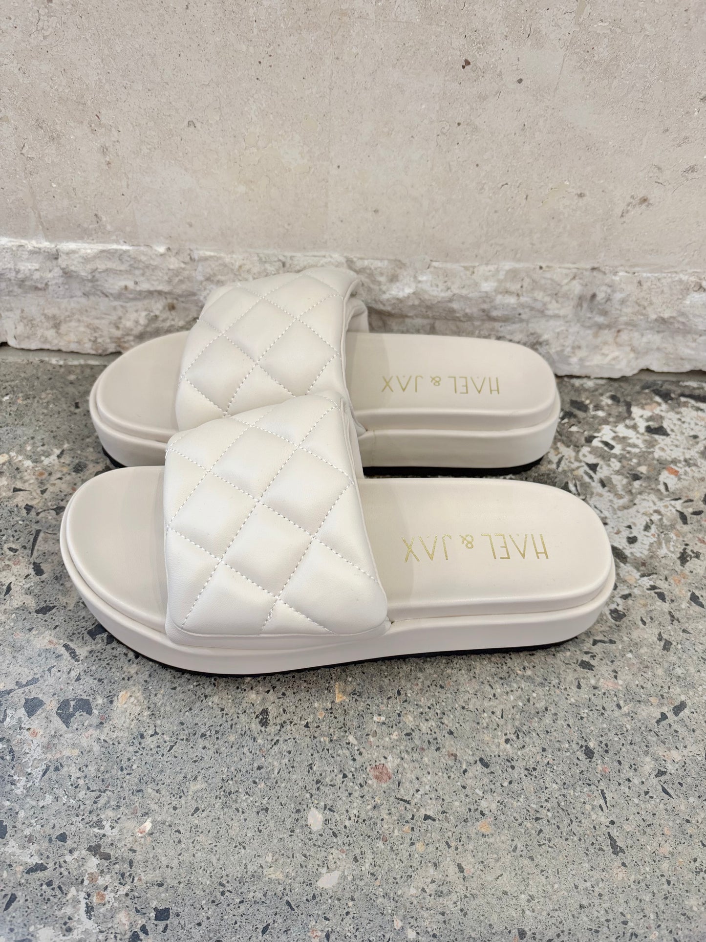 Hael and Jax Vanilla Hollie Sandals - Size 40
