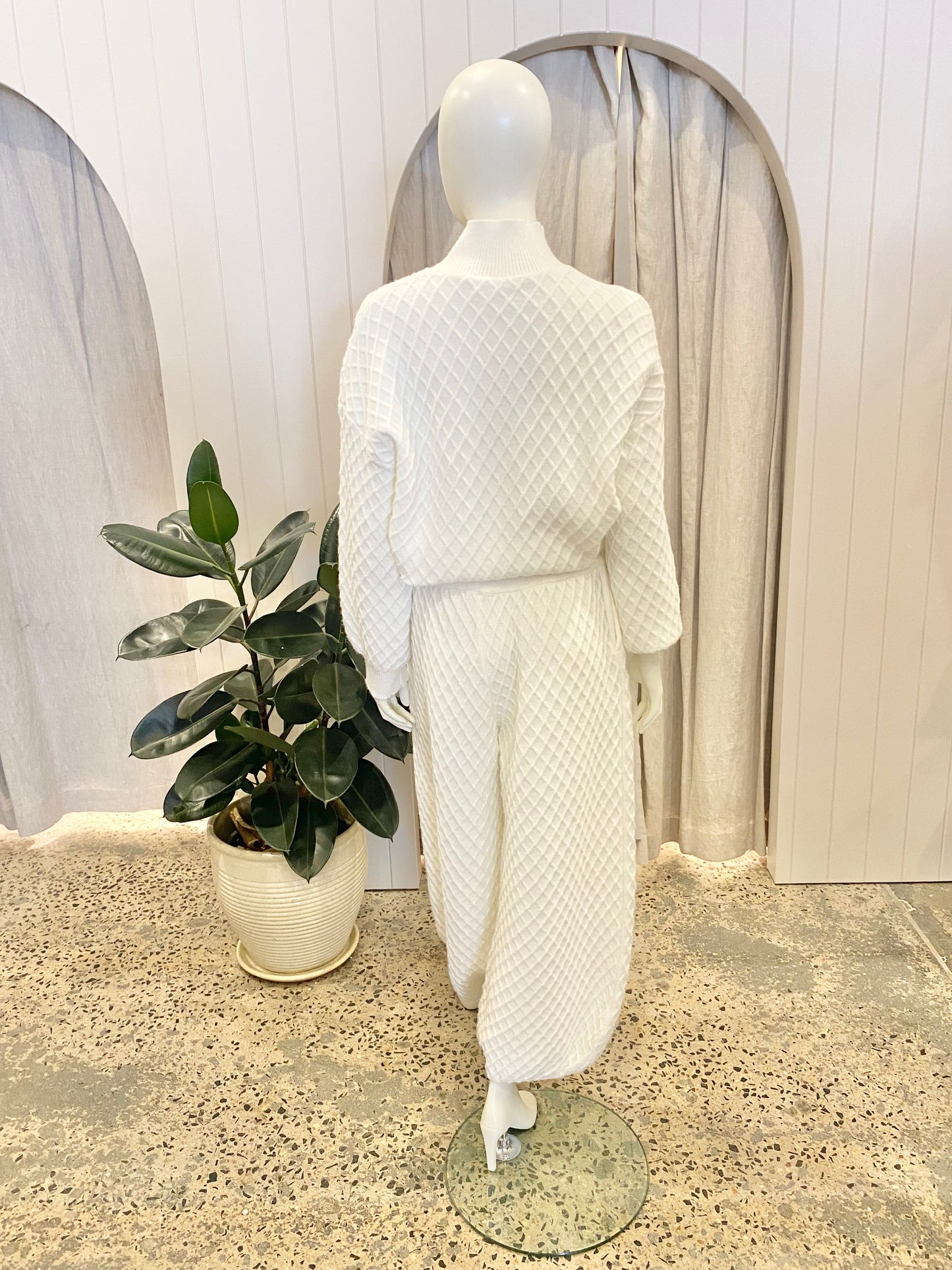 Textured Knit Pant and Jumper Lounge Set - Size M (12)