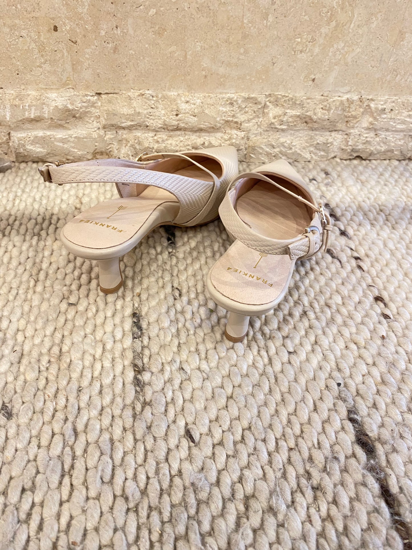 Frankie 4 Coco Slingback Pointed Toe Kitten Heel - Size 9