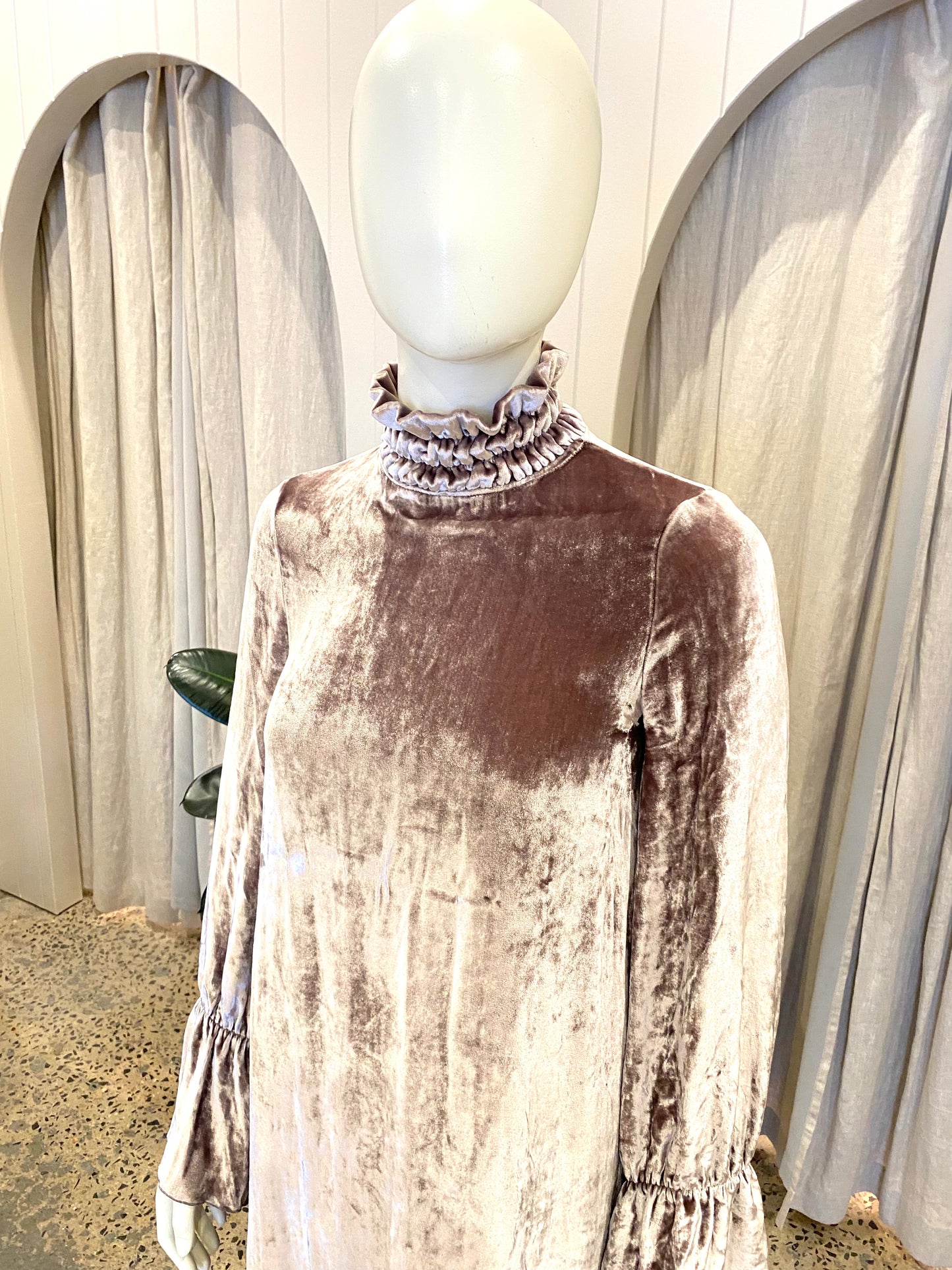 See By Chloe Ash Rose Crushed Velvet Midi Dress - Size 6 - 8