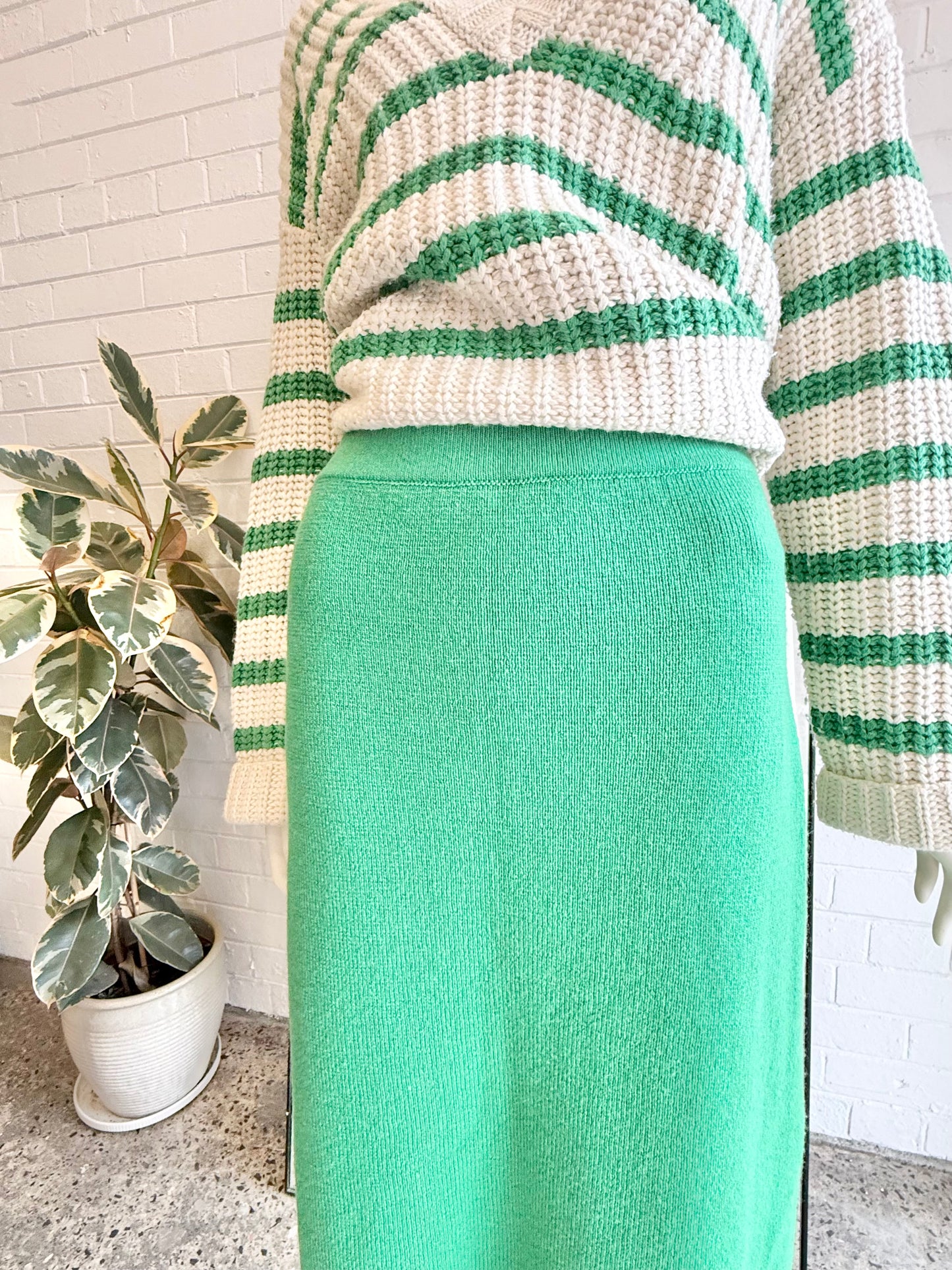 Oscar De La Renta Green Wool Knit Skirt - Size S