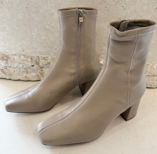 Jane Dempster Beige Latana Lether Sock Boots - Size 39