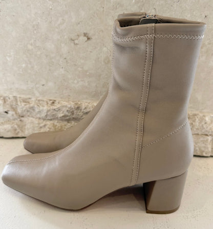 Jane Dempster Beige Latana Lether Sock Boots - Size 39