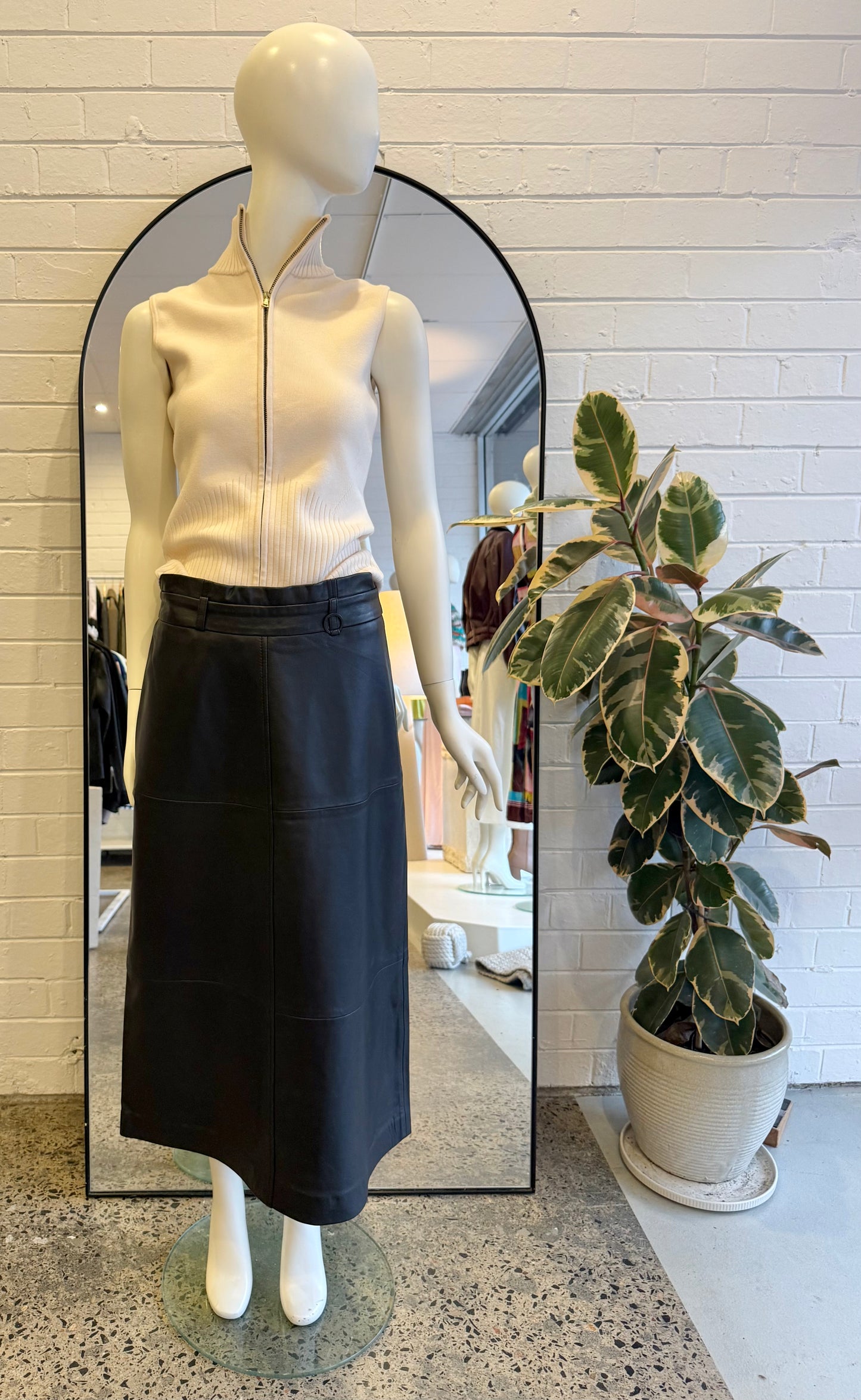 Veronika Maine Black Leather Midi Skirt - Size 8