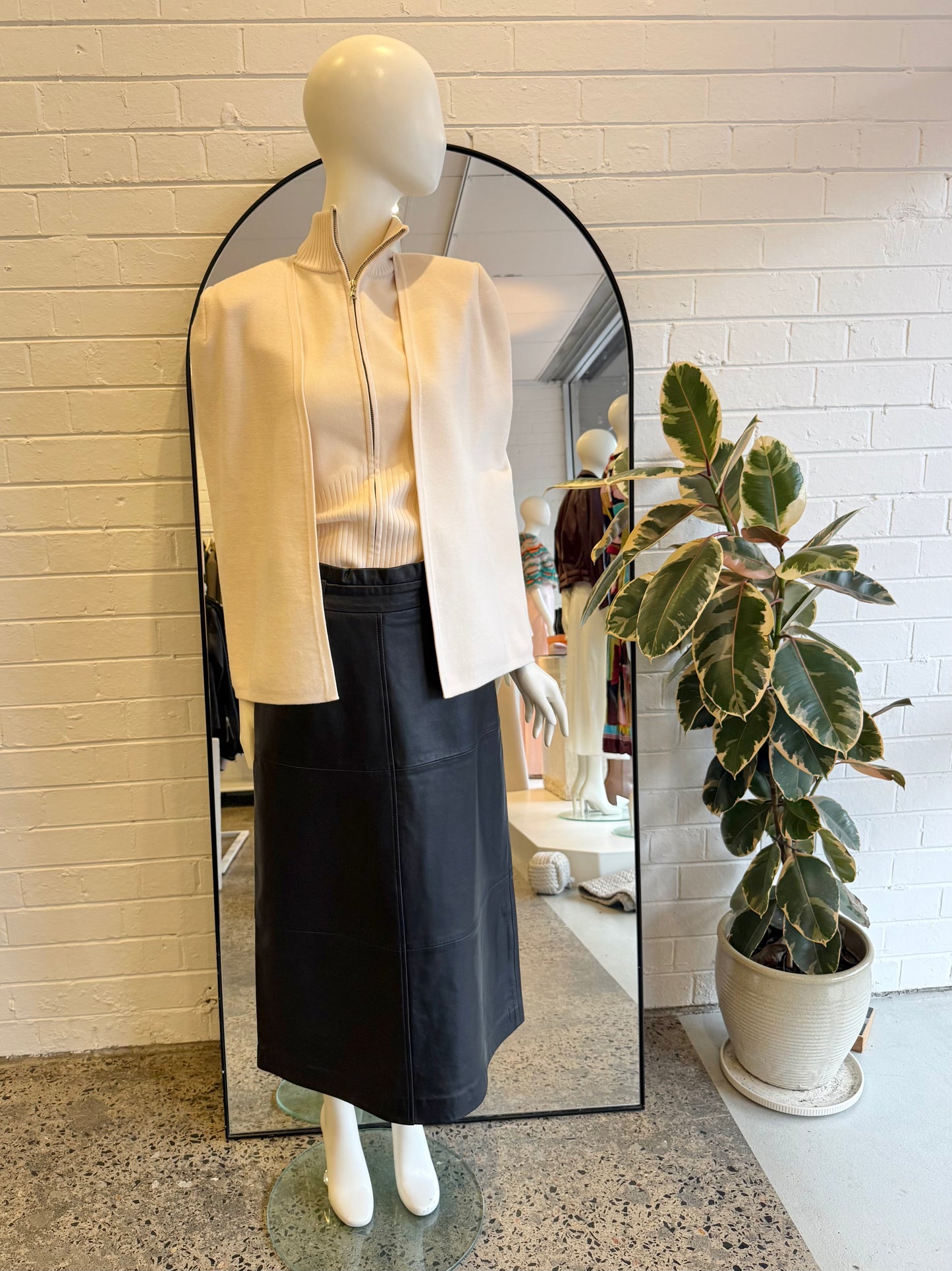 Veronika Maine Black Leather Midi Skirt - Size 8