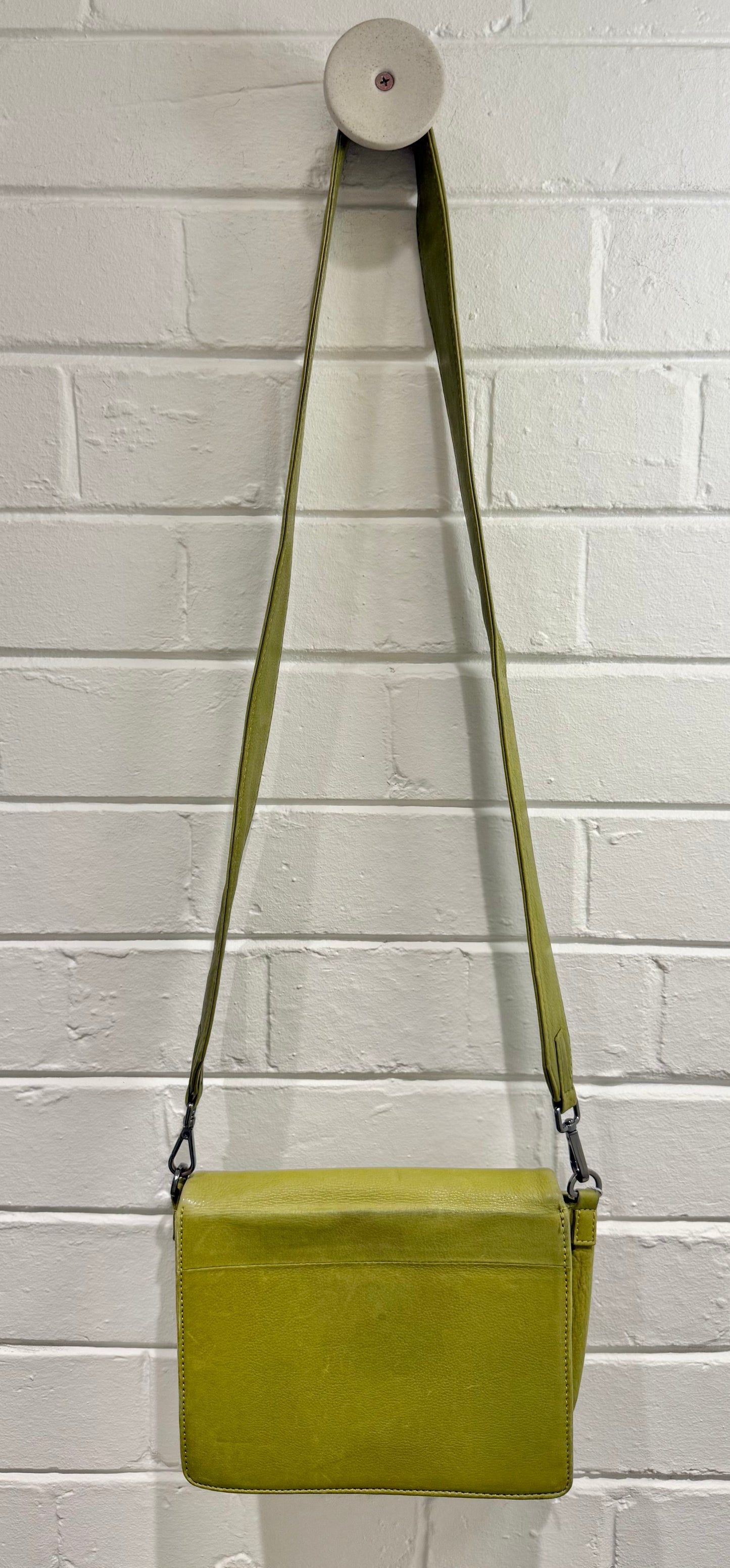 Elk Cactus Modelo Leather Crossbody Bag