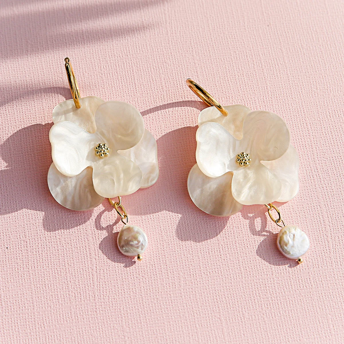 Kingston Pearly Flower Huggie Hoops
