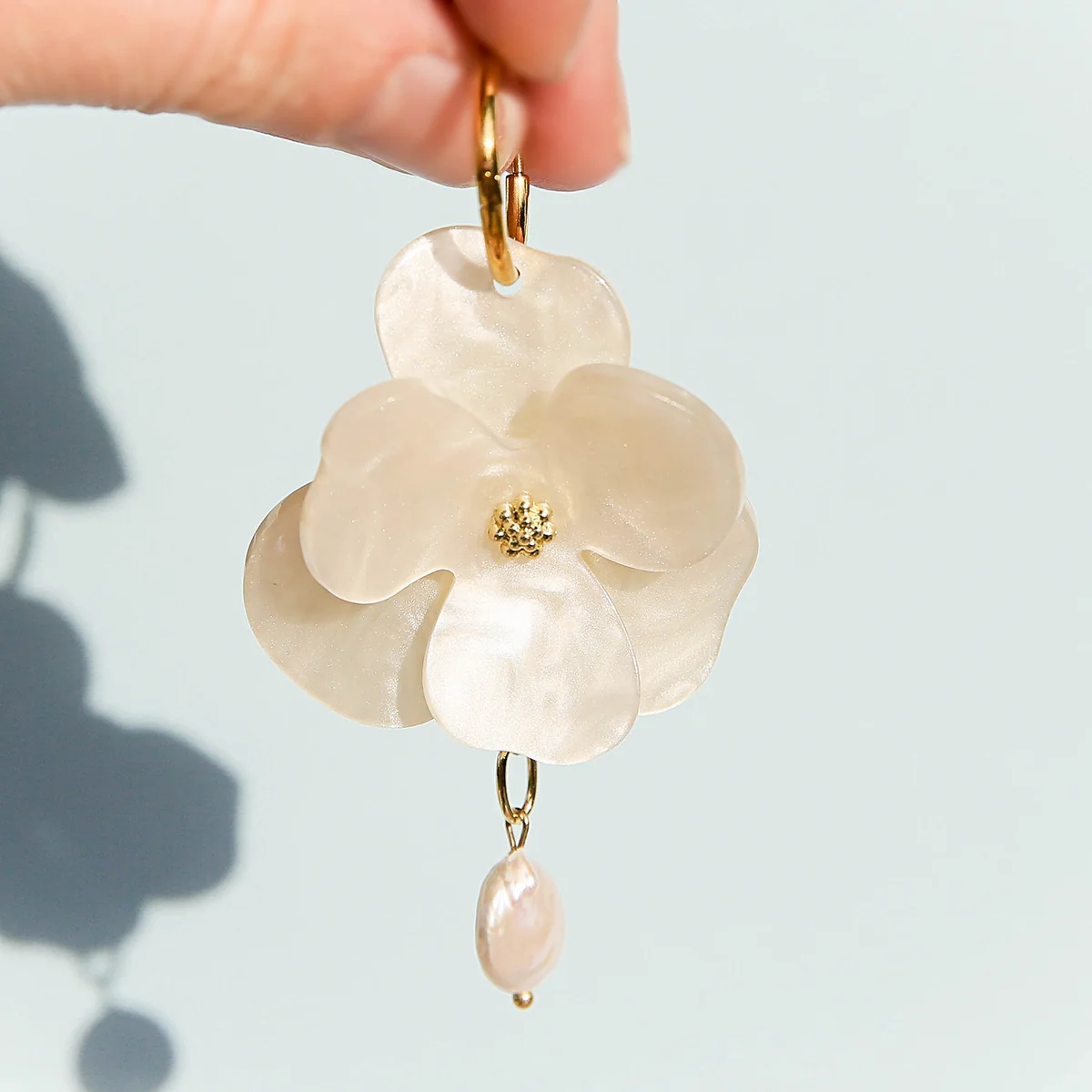 Kingston Pearly Flower Huggie Hoops
